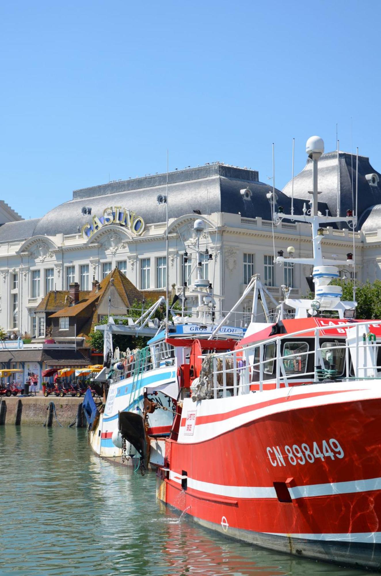 Hotel Le Trouville Esterno foto